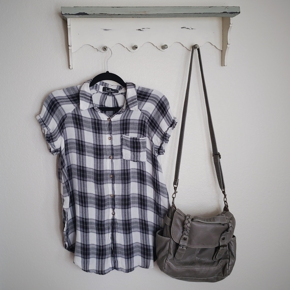 Lulu's | B&W Short Sleeve Button Down